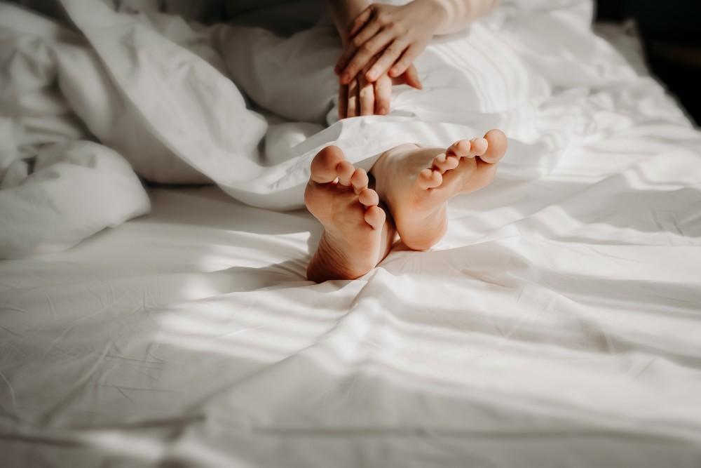 5 Drug-Free Treatment Options for Restless Leg Syndrome (RLS)